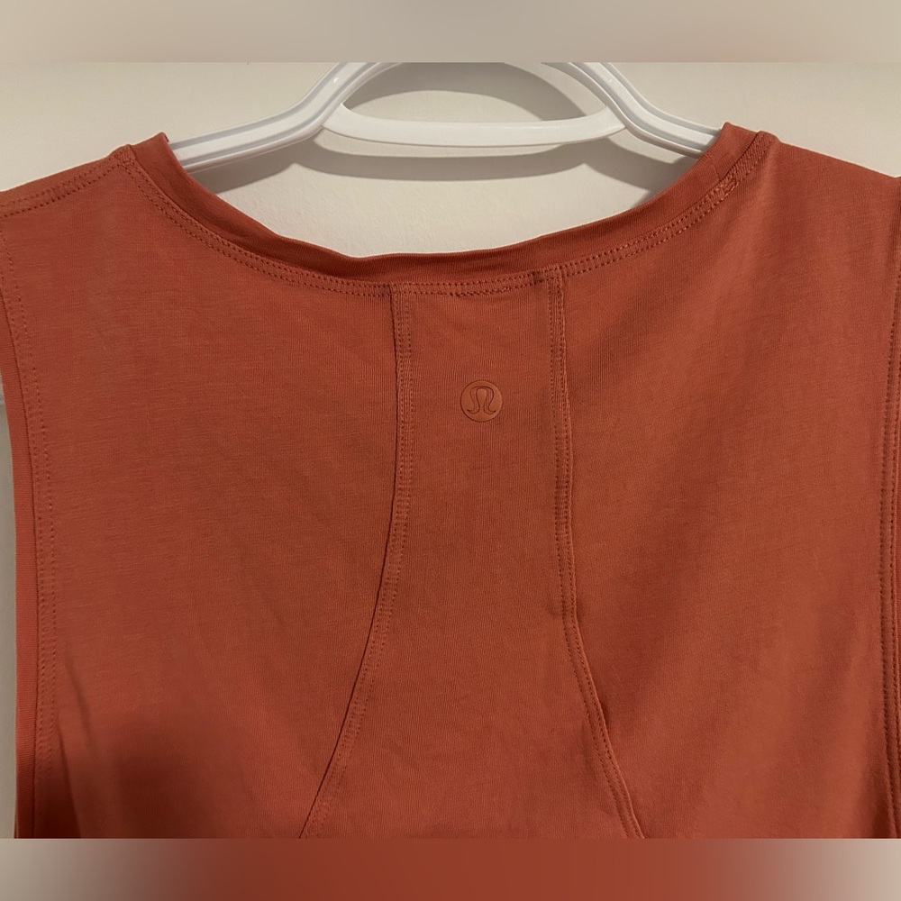 Lululemon Muscle Love Cropped Tank Top - Rustic Coral (Size 6) - Picture 3 of 3
